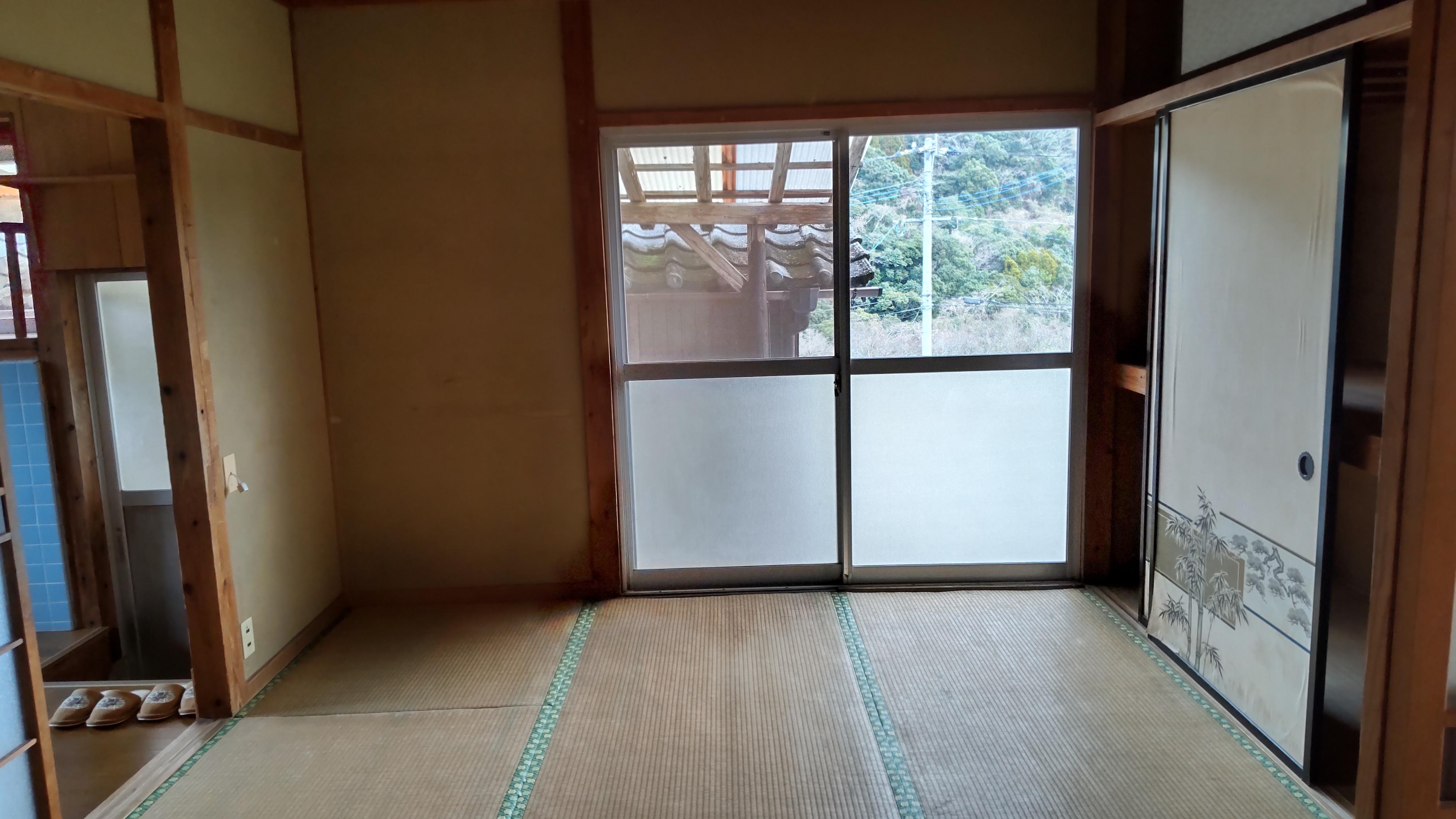 リビング以外の居室／４．５畳和室