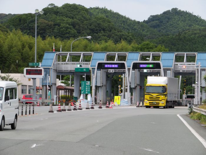 南関インターチェンジ (1,700m)