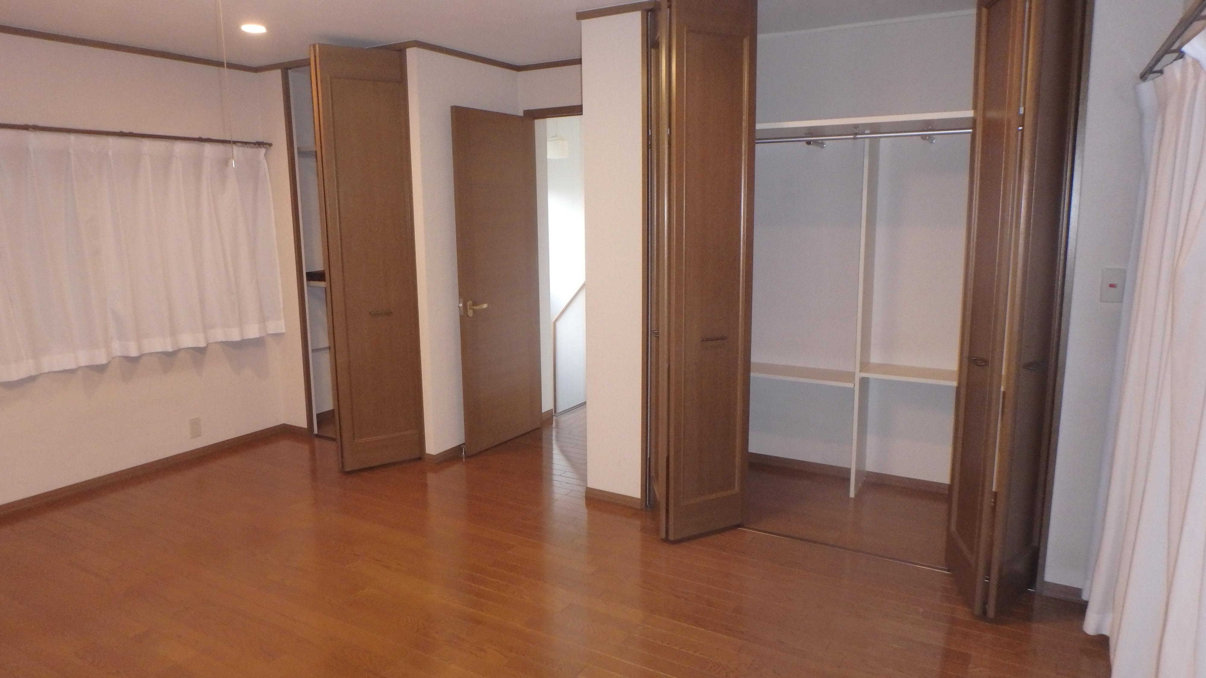 リビング以外の居室／２階主寝室