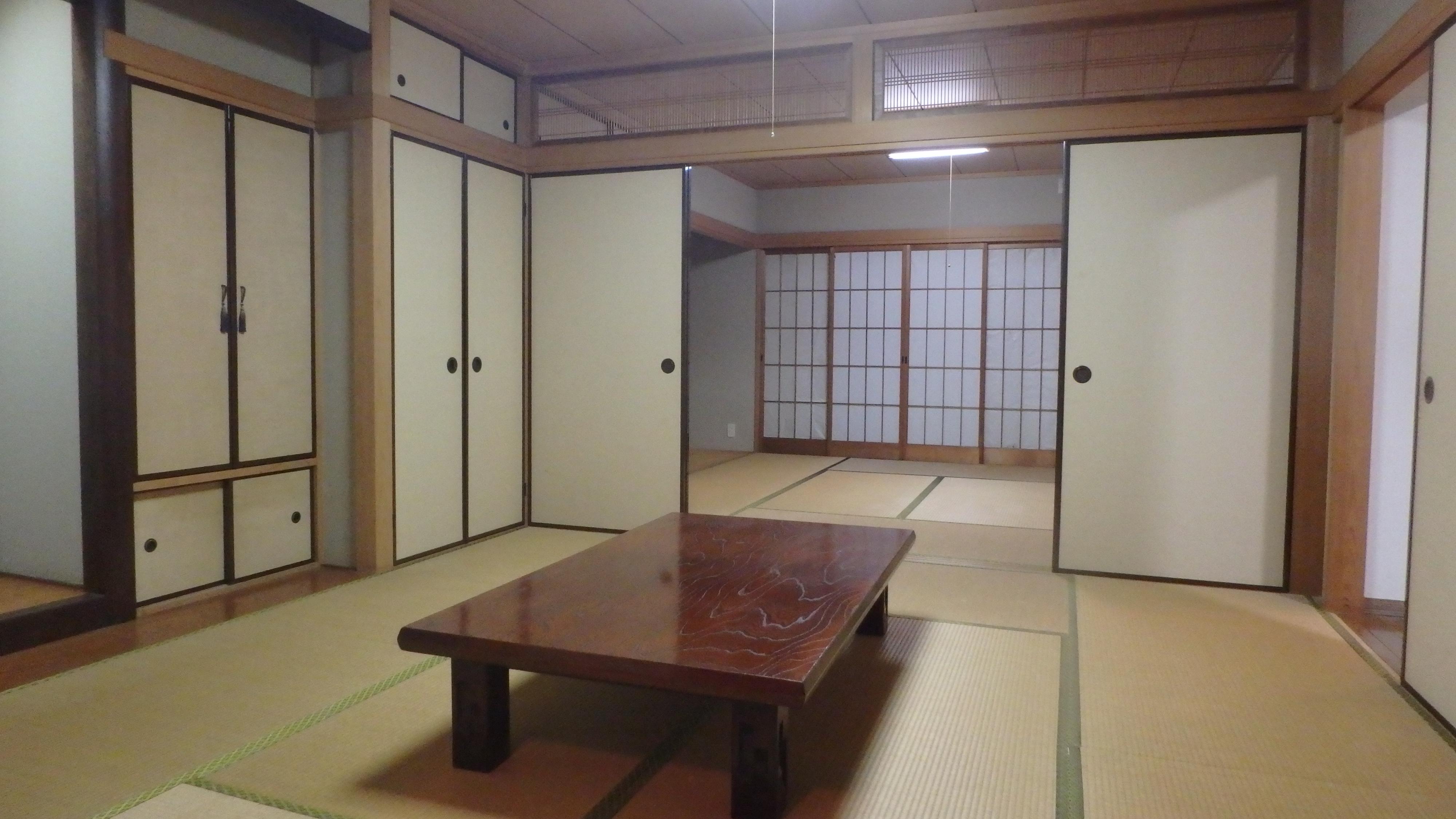 リビング以外の居室／玄関左手和室２間