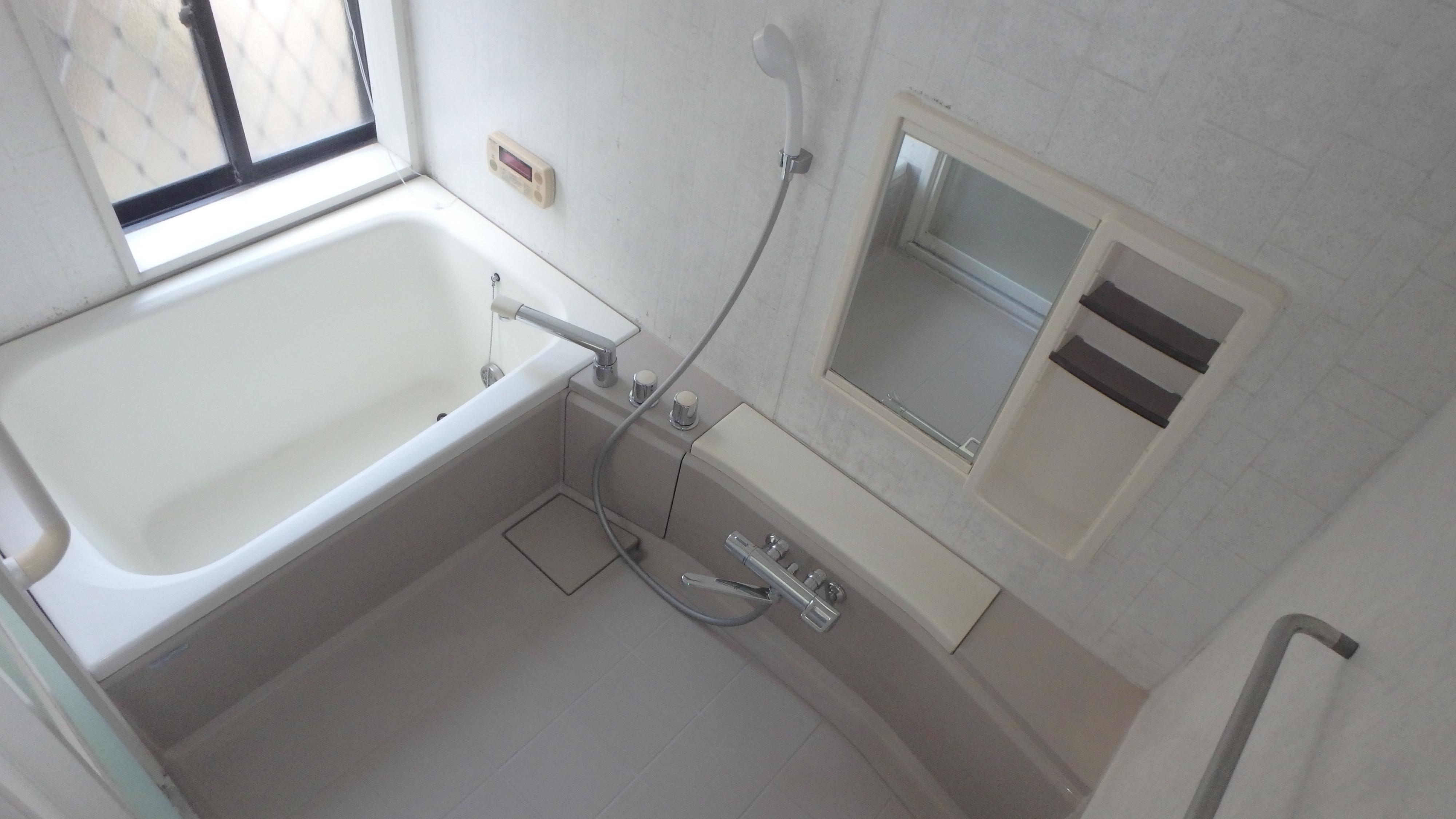 浴室／ゆったりとしたお風呂／手すりあり