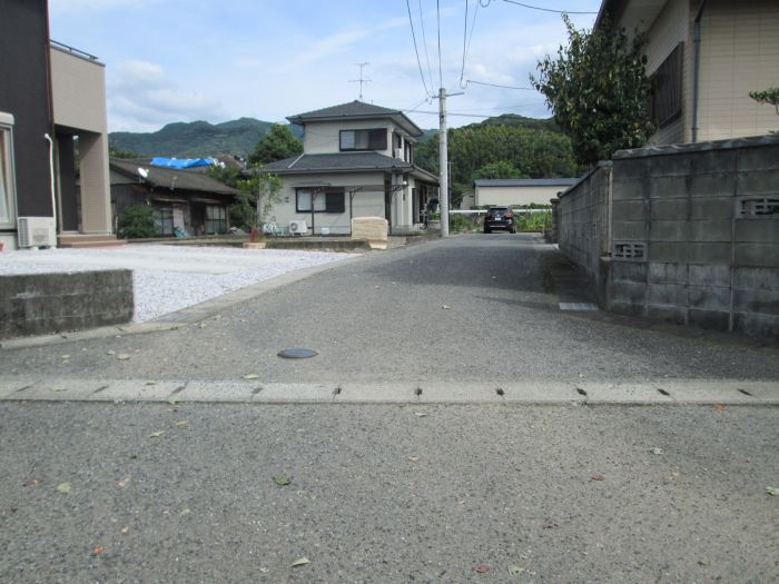 接面道路（西側入り口より）