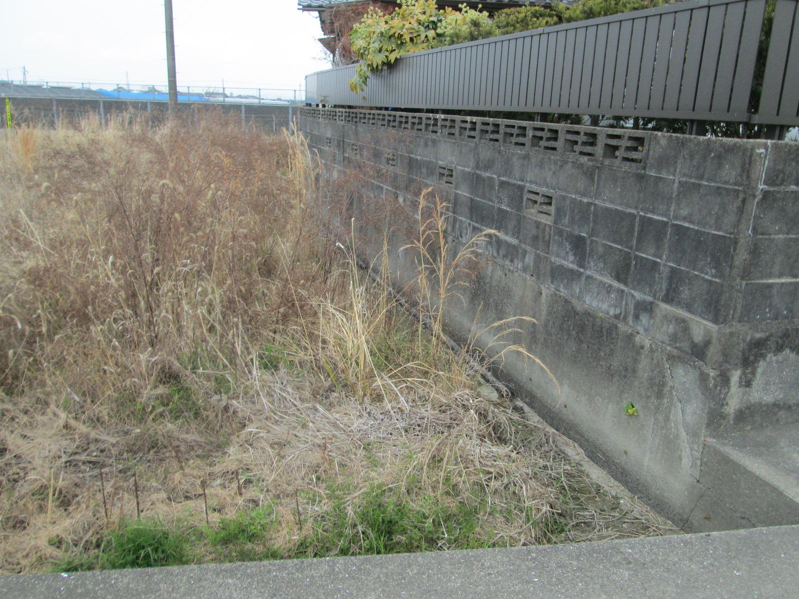 現地土地／東側隣接