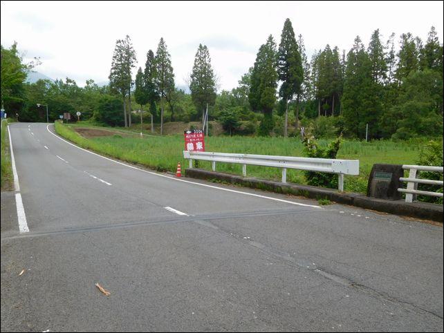 境界杭の設置も終わっています。田舎暮らしには良さそうな所です