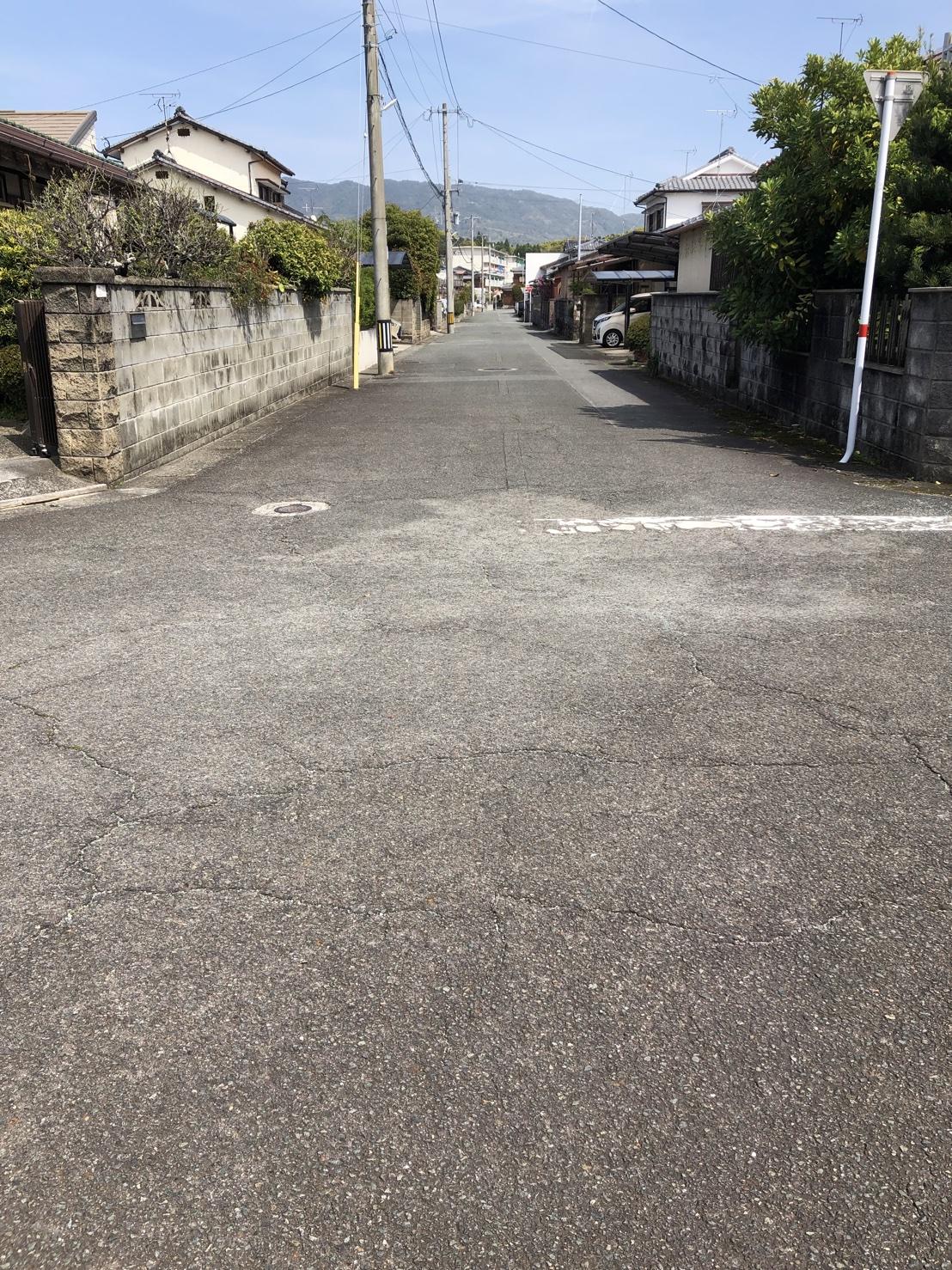 現地土地／北側道路