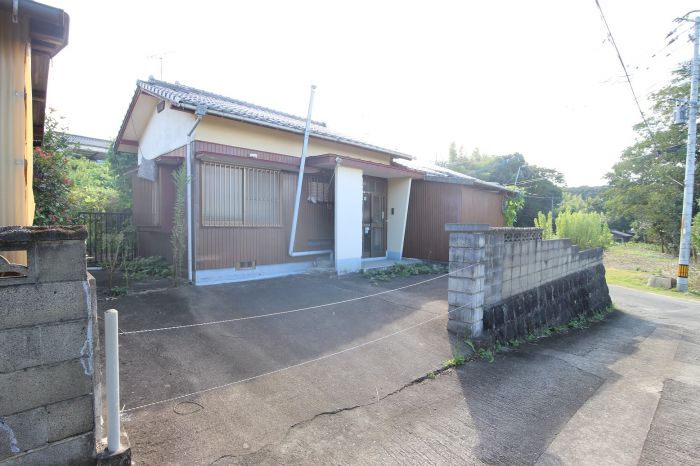 現地土地／上水引込済　浄化槽設置：要