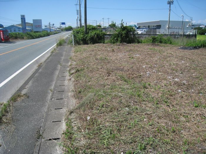 資材置き場、駐車場として