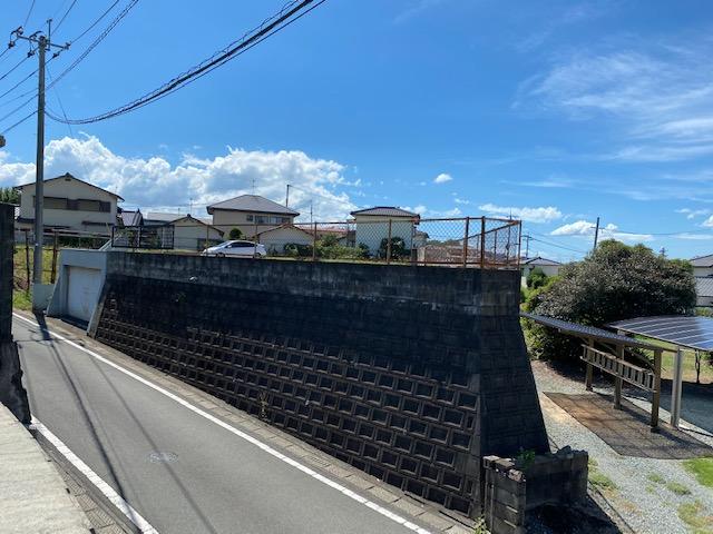 現地土地／土地高低差ありの為、熊本県がけ条例適用あり