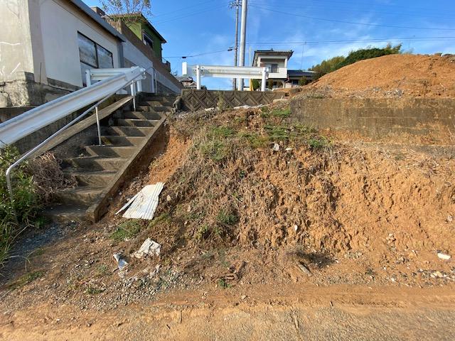 現地土地／現況更地　現況引渡し