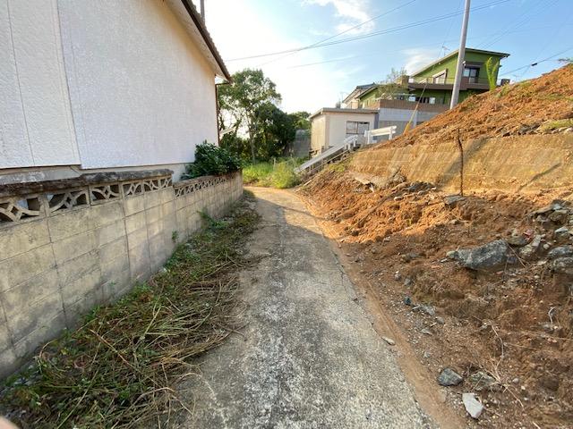 現地土地／建築物を建築時は法面工事が必要です