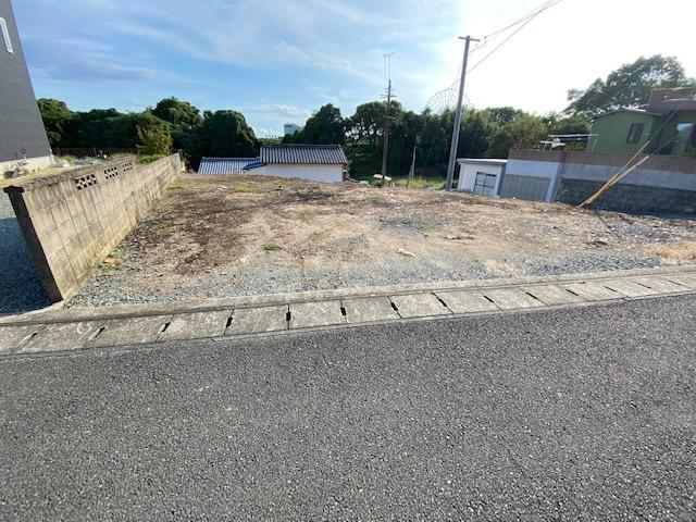 現地土地／建築条件無し　駐車場・ガレージ、家庭菜園等に