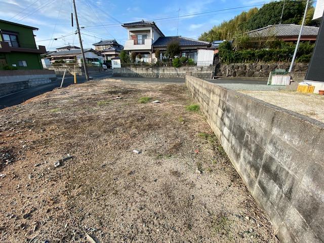 現地土地／敷地内南側から北側方向