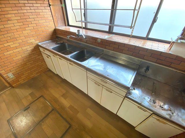 キッチン／キッチン周辺はレンガ調で統一感があります