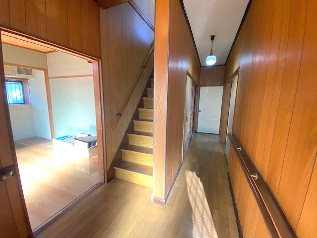 その他内観／廊下部分に２階段があります