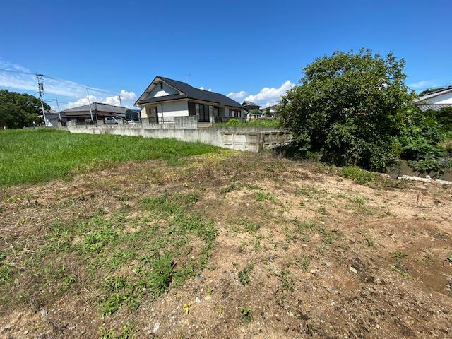 現地土地／隣地建物から離れており明るい敷地