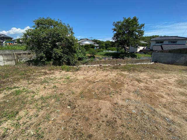 現地土地／敷地東側方向ゆとりのある土地をお探しの方に