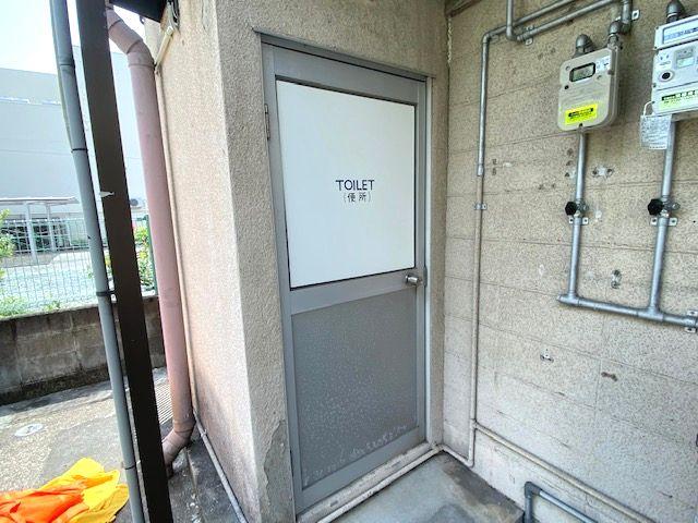その他設備／外部離れの専用トイレ