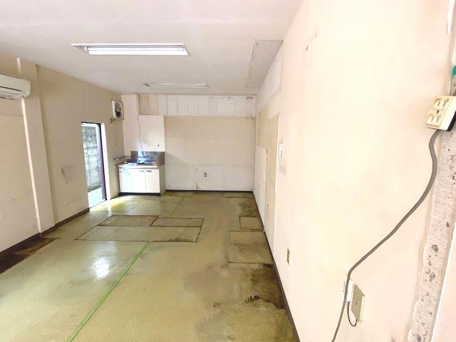 以前は、調剤薬局様が営業されていました