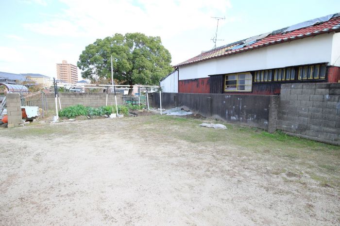 現地土地／周囲に大きな建物も少なく日当たりも良好