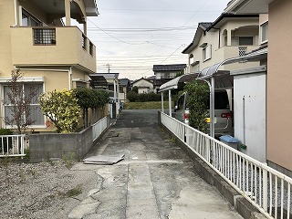 現地土地／南側より私道方面