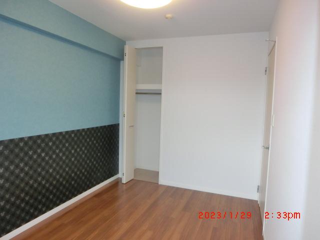 リビング以外の居室／ベランダ側の洋室