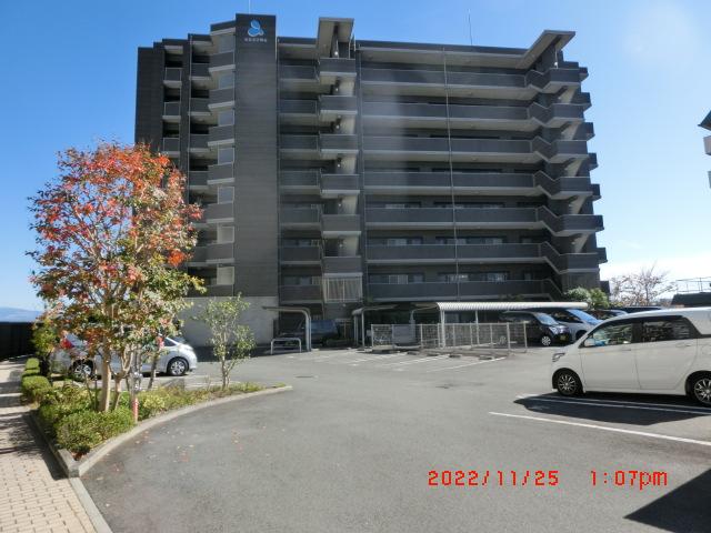 現地（外観）／西側駐車場側からです