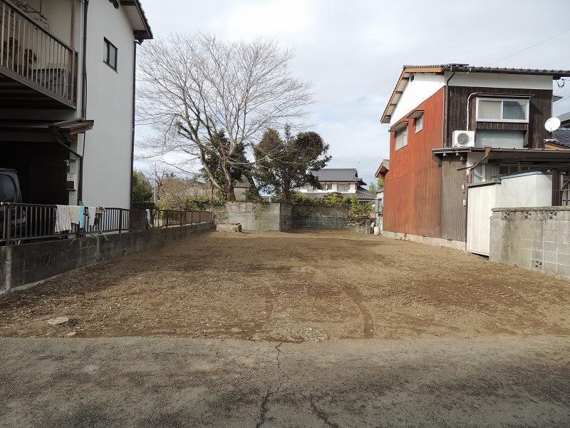 道路から見た外観です