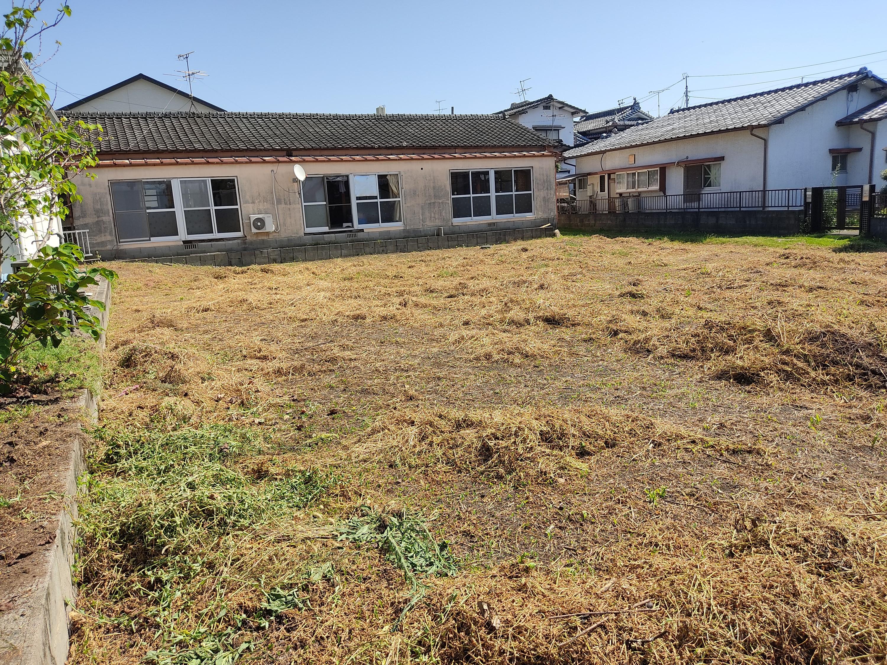 現地土地／当物件を北西側から南東側へ向けて撮影