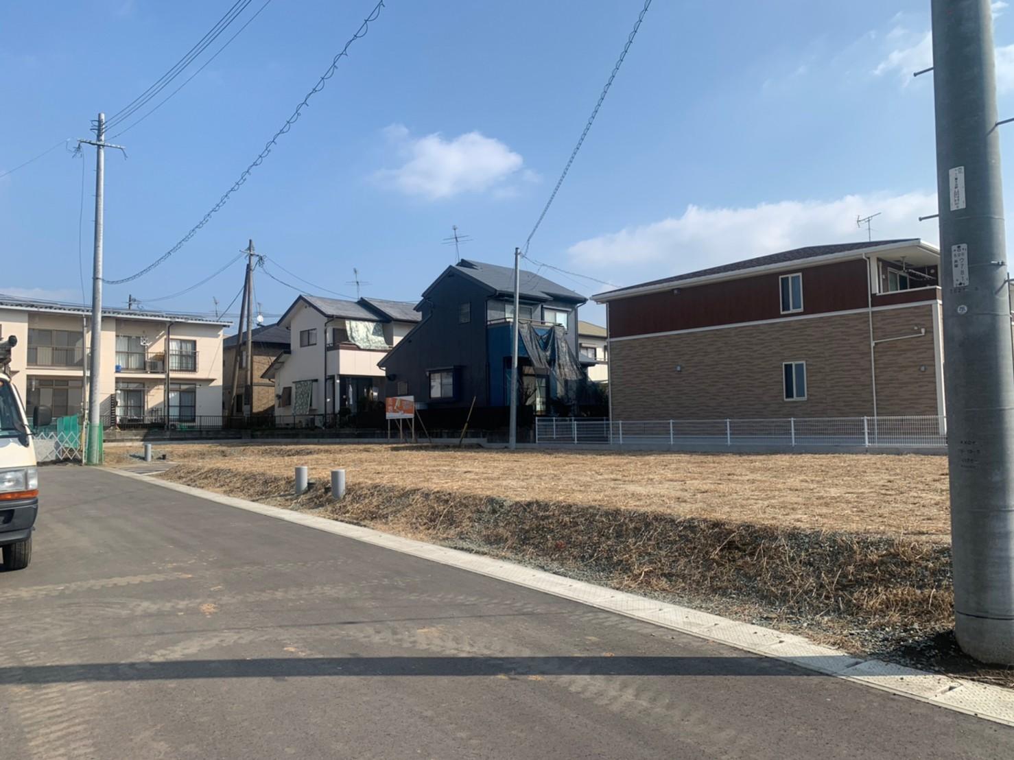 現地土地（前面道路含む）／２０２２年１月撮影