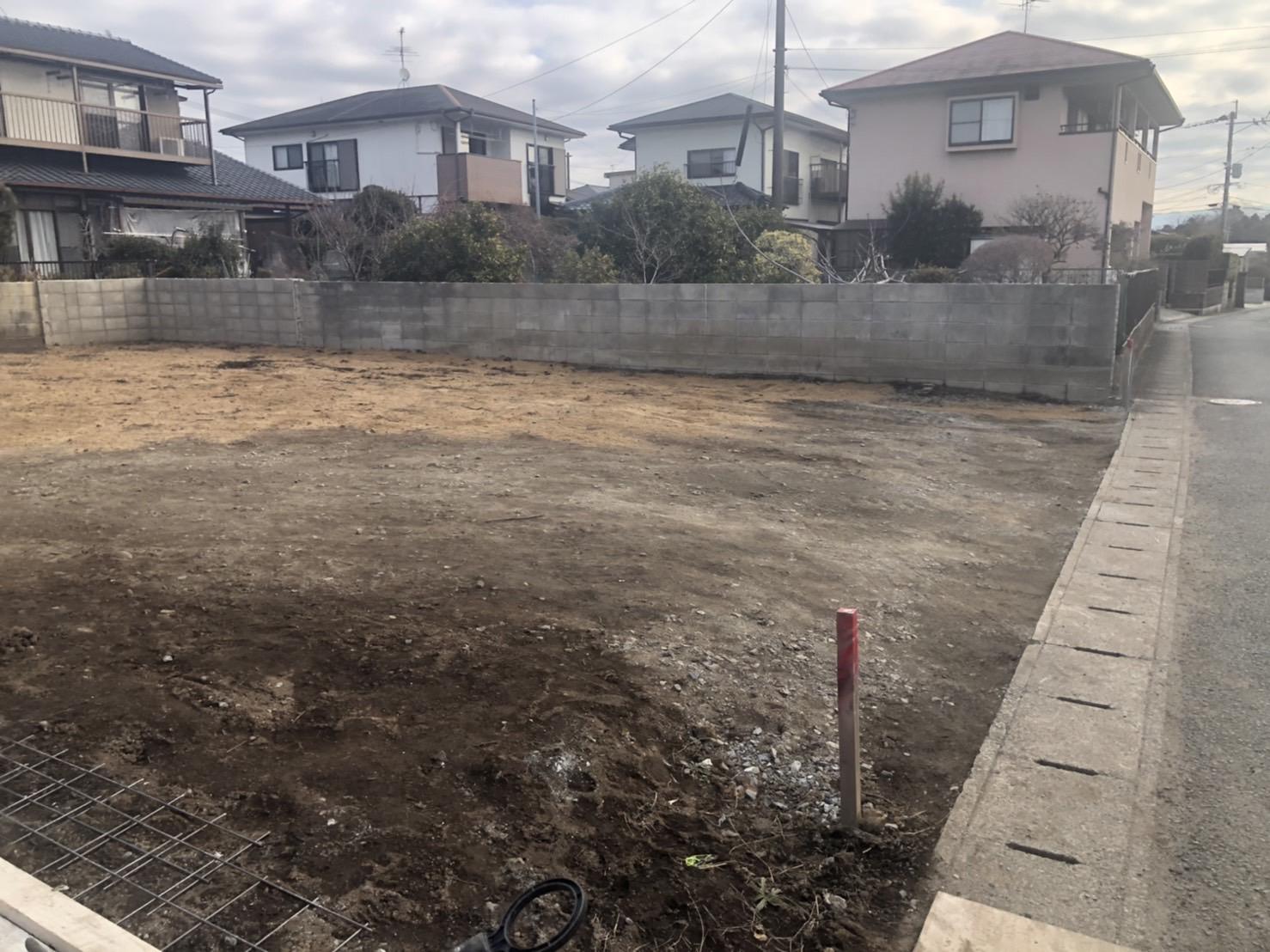 現地土地（前面道路含む）／現地撮影（２０２２年１月）