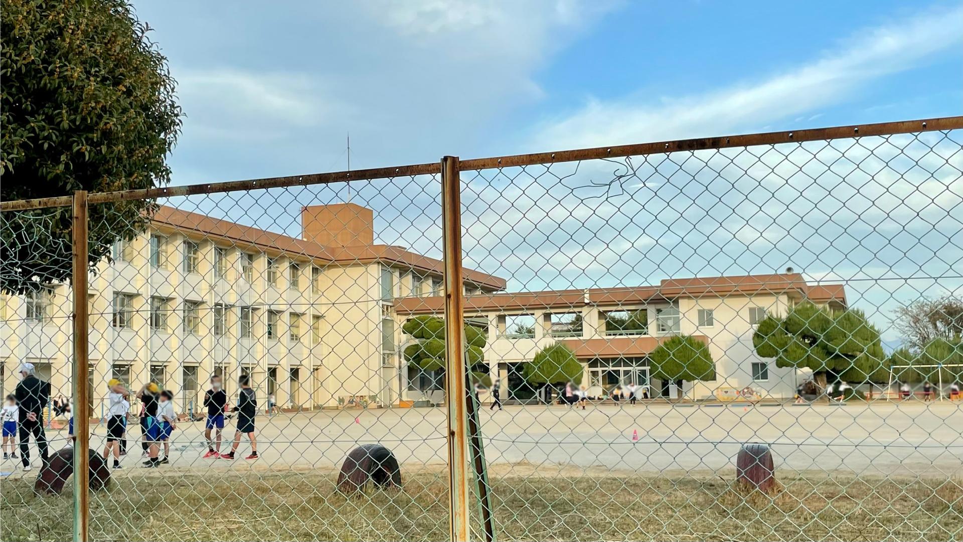 熊本市立植木小学校 (1,100m)