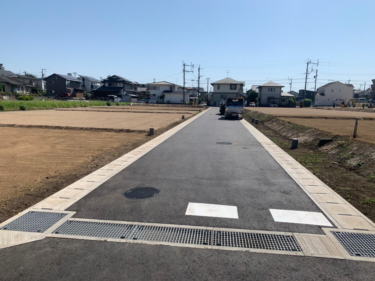 現地土地（前面道路含む）／現地（２０２１年１０月）撮影