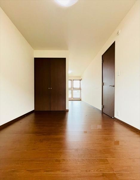 リビング以外の居室／２Ｆ西側洋室