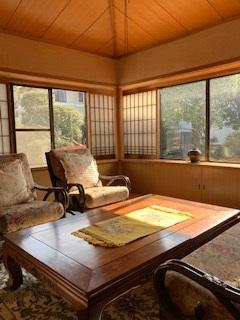 現地土地／応接間　テーブル