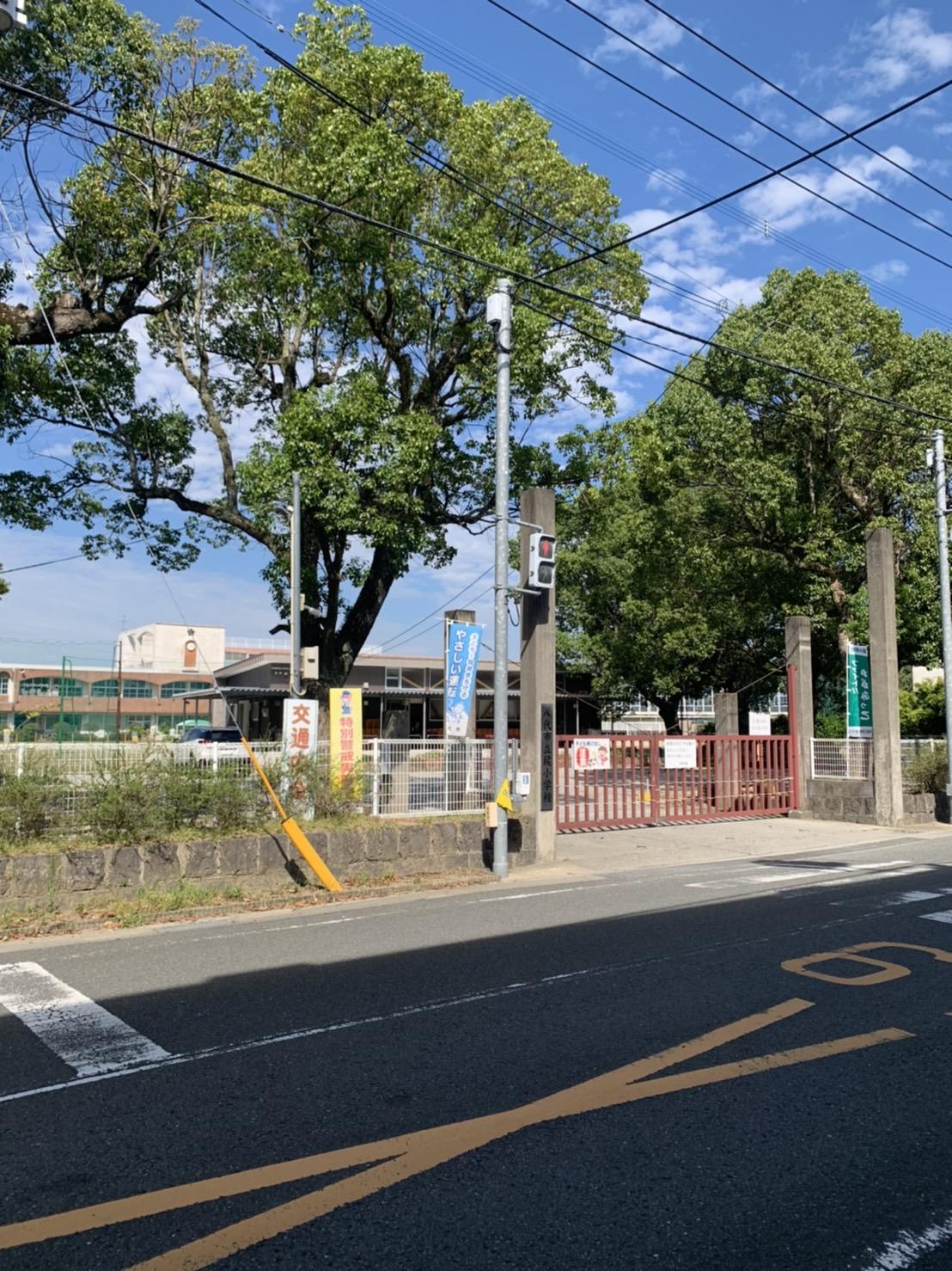 市立鏡小学校 (430m)