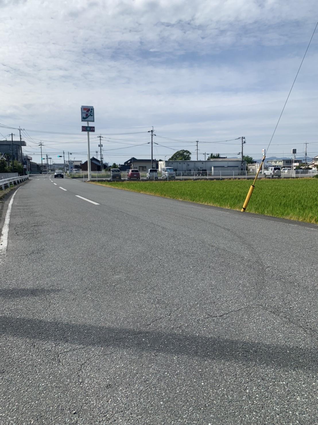 セブンイレブン (460m)