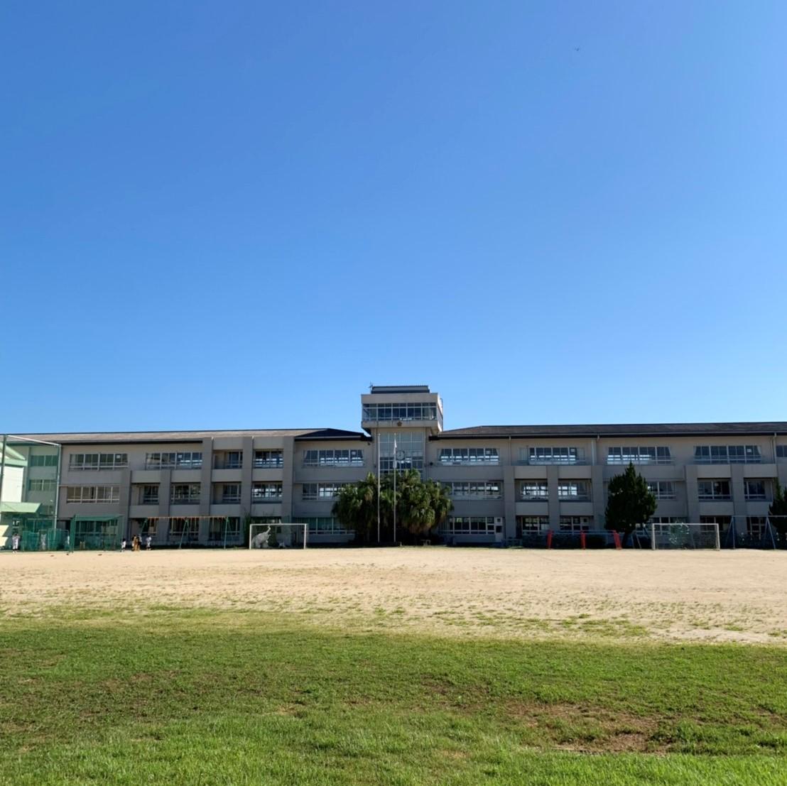 千丁小学校 (1,800m)